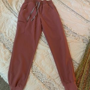 ✨ Mauve High Waisted Figs Zamora Jogger Scrub Pant- Size Small